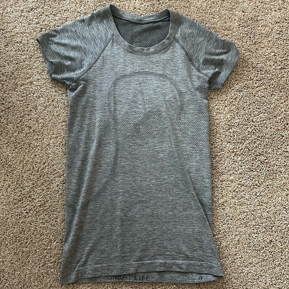 Lululemon swiftly tech short sleeve grey shirt size 4 - Picture 1 of 3